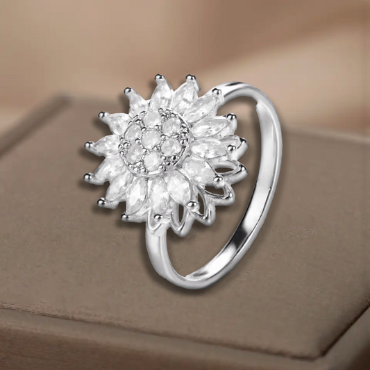 Bague en forme de fleur - Acier